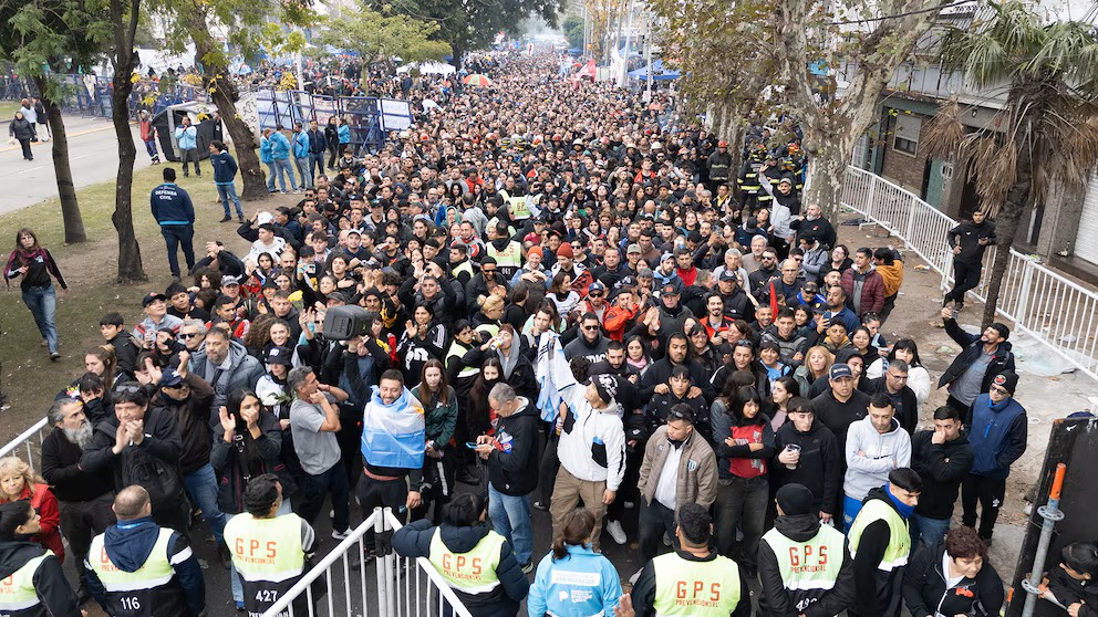 La despedida del Indio Solari quedó entre los funerales más multitudinarios de la historia argentina
