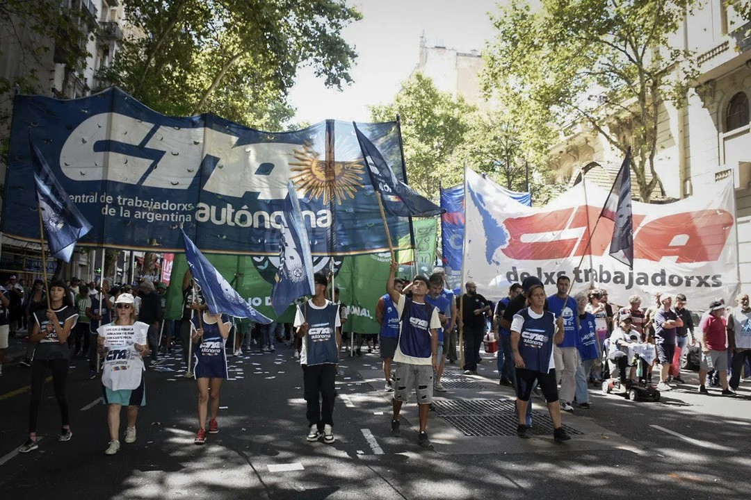Movilización de las CTA en rechazo a las políticas económicas de Milei