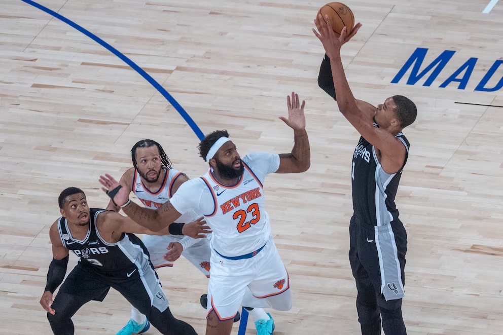 Los Spurs golpearon en Nueva York y siguen con vida en las Finales de la NBA