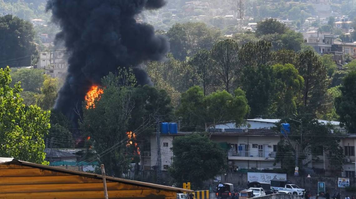 Tragedia en Pakistán: un helicóptero militar se estrelló y murieron 22 personas