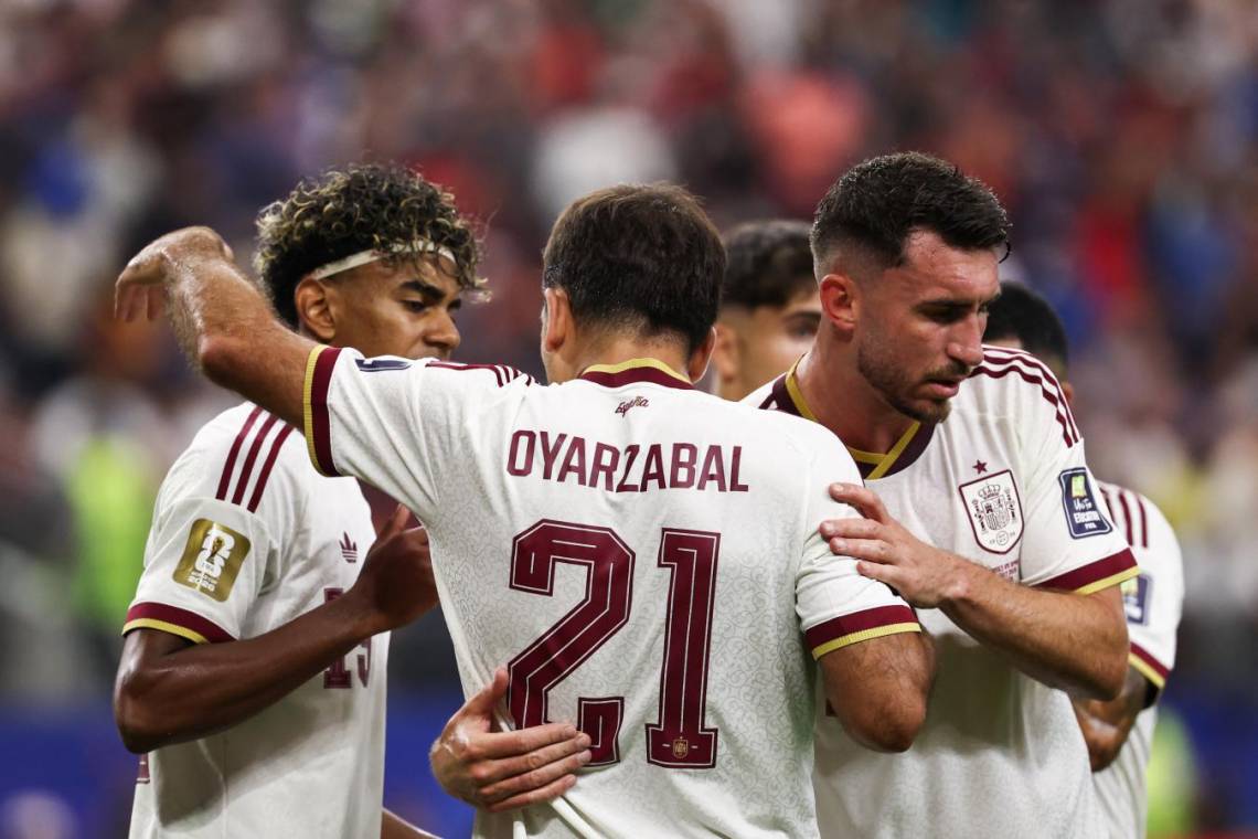 España desdibujó a Francia, le ganó 2-0 y jugará la final del Mundial