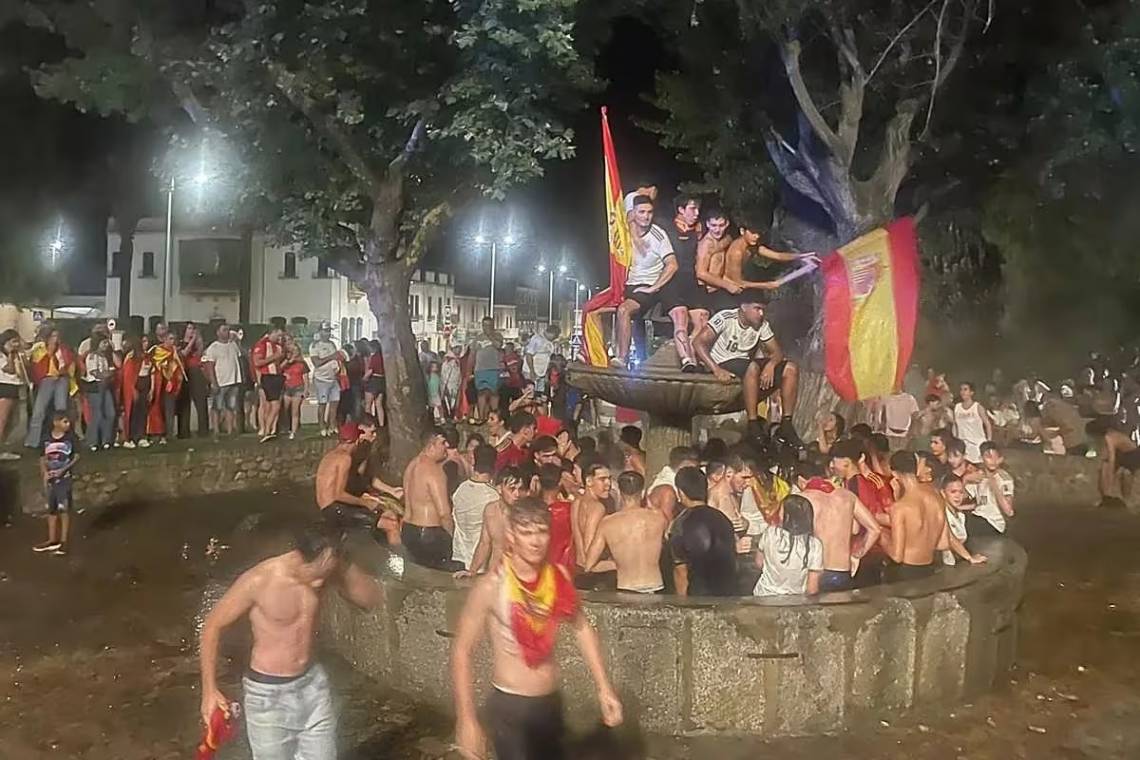 Murió un adolescente de 13 años durante los festejos por el título mundial de España