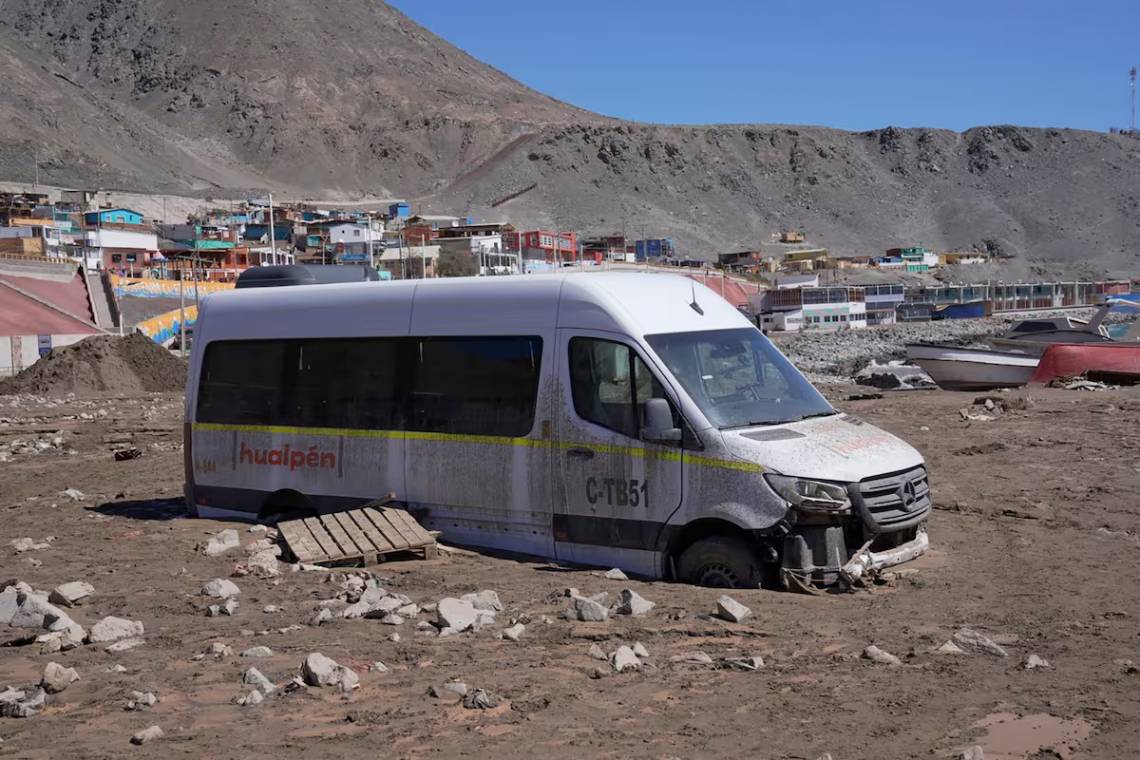 Temporal en el norte de Chile: un muerto, más de 1.000 evacuados y alerta por nuevos aluviones