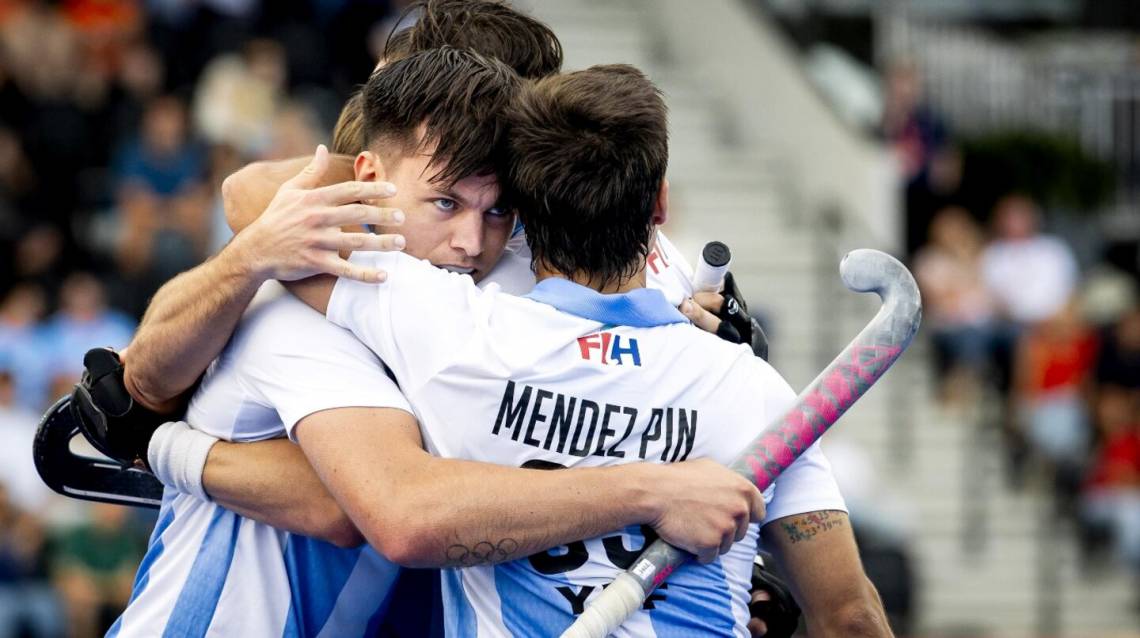 Los Leones arrasaron a Nueva Zelanda y se metieron en la segunda fase del Mundial
