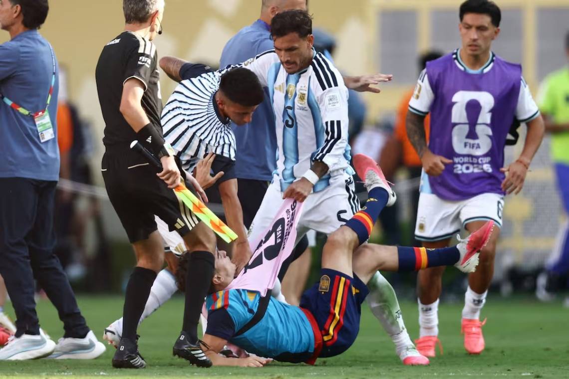 FIFA sancionó a la Selección Argentina por los incidentes de la final y la bandera de Malvinas