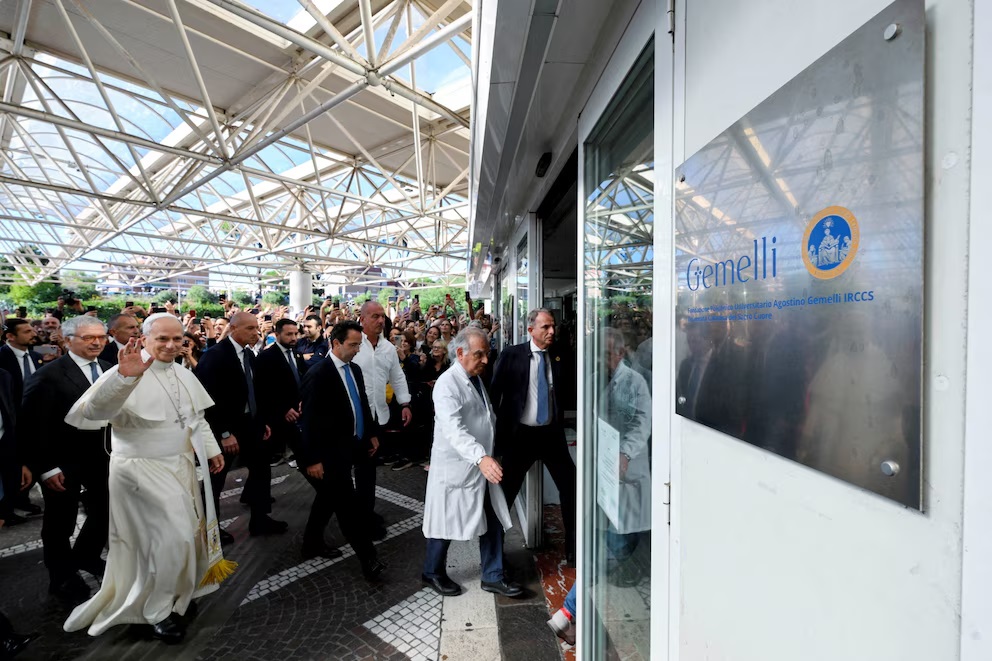 Desde el hospital, el papa León XIV agradeció las oraciones y los mensajes de apoyo