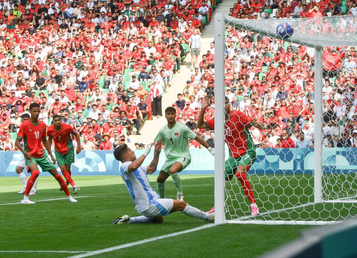Inédito: Argentina cayó ante Marruecos con un gol anulado por el VAR dos horas después de finalizado el partido