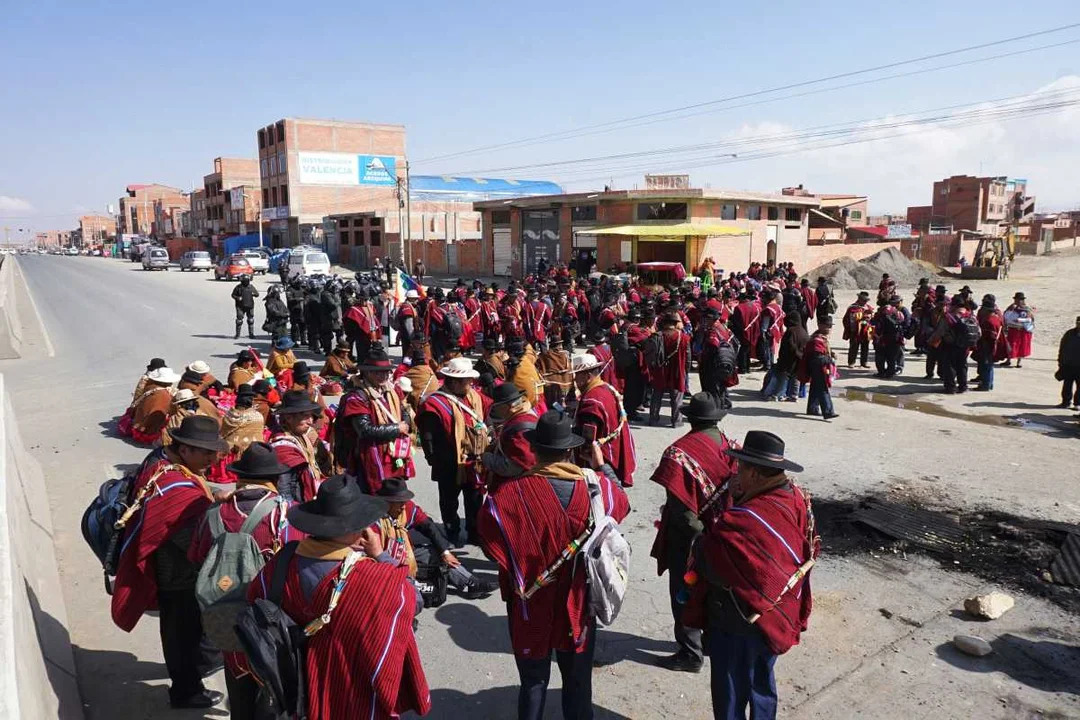 Crece la tensión en Bolivia por nuevos bloqueos de rutas