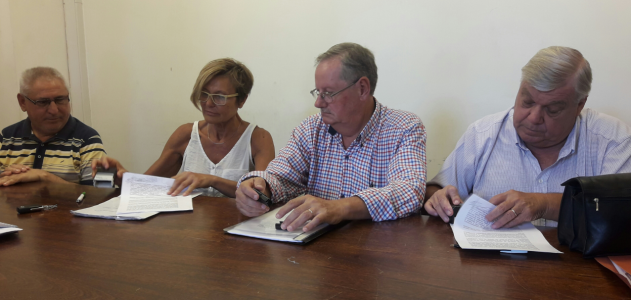 Representantes de la empresa Bahco y de los trabajadores firmaron en acuerdo ante autoridades del Ministerio de Trabajo. (Foto: santotomealdia.com.ar)