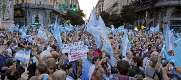 Marchas en todo el país “en defensa de la democracia”