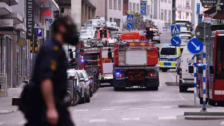 Atentado con un camión en Estocolmo causa varios muertos y 15 heridos