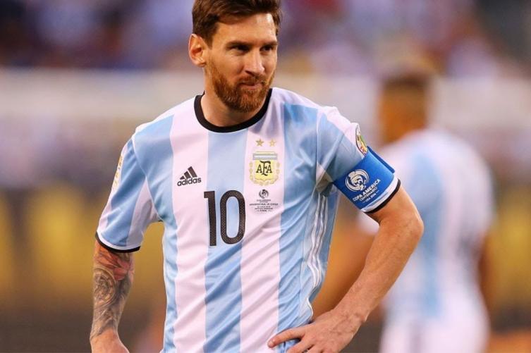 Tapia dijo que la FIFA citó a Messi para que haga su descargo