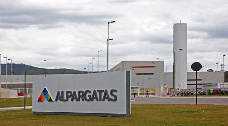 Denuncian la suspensión del 80% de los trabajadores de Alpargatas en Tucumán