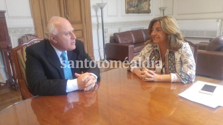 El gobernador y la diputada nacional dialogaron sobre la situación del Puerto. (Foto: Prensa Frana)