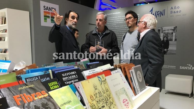 El stand de Santa Fe, premiado en la Feria del Libro de Buenos Aires. (Foto: Secretaría de Comunicación Social)