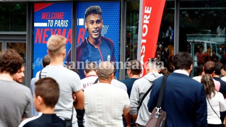 Furor en París por Neymar.