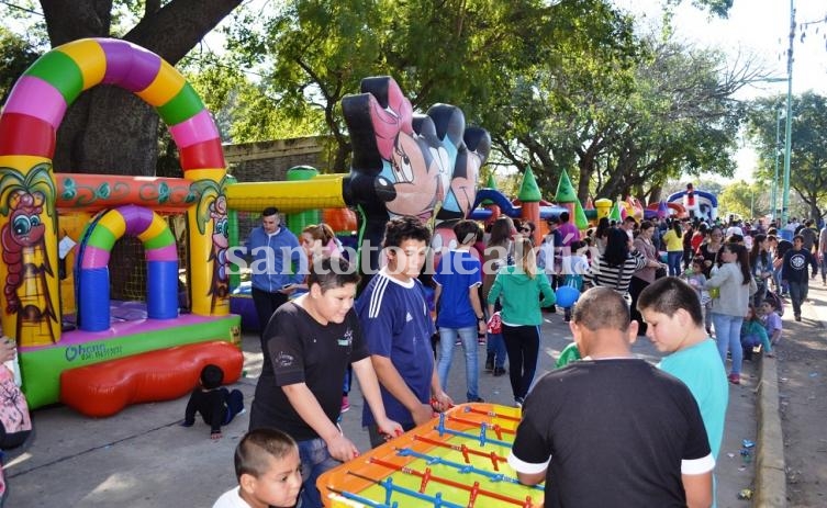 Hubo espectáculos y juegos para disfrutar la tarde. (Foto: Municipalidad de Santo Tomé)