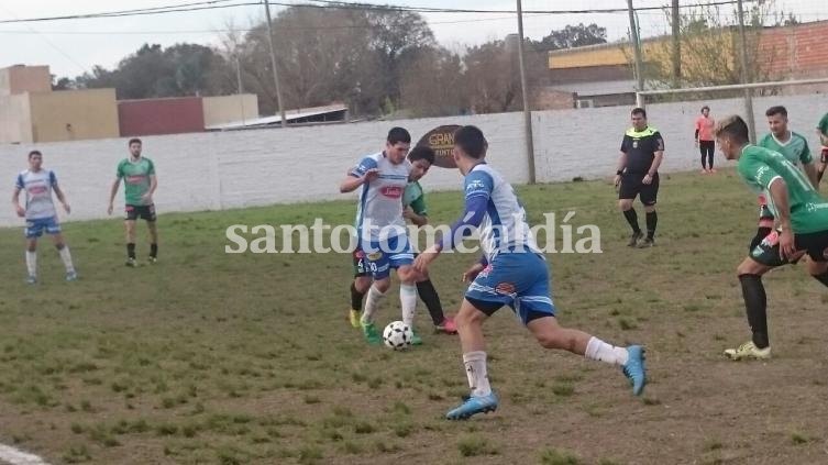 Don Salvador y Atenas abrieron la acción en la zona Campeonato.