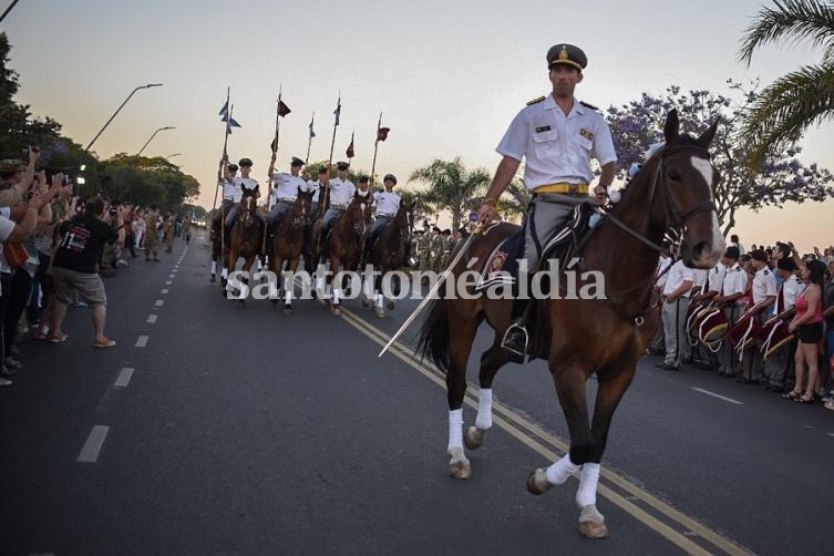 Con un desfile en la Costanera, Santa Fe celebró el 70 aniversario del Liceo Militar