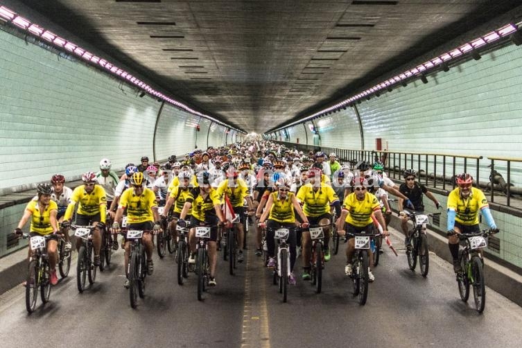 Más de 1500 ciclistas unieron Santa Fe y Paraná