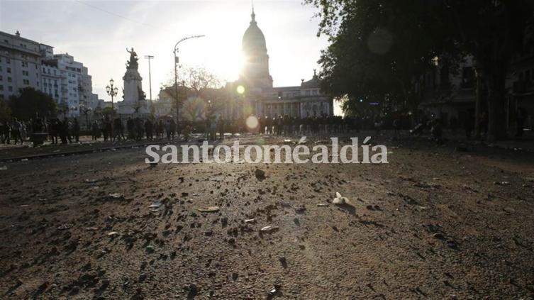 Así quedó la plaza del Congreso. Foto: La Nación.