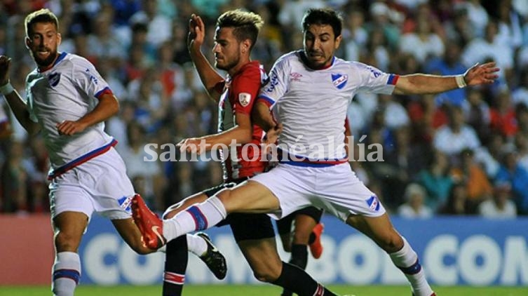 Estudiantes igualó sin goles en Montevideo