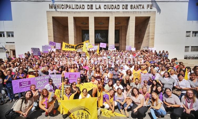 El personal municipal y de gabinete se sumó a la jornada, en el marco del Día de Internacional de las Mujeres.  (FOTO: MCSF)