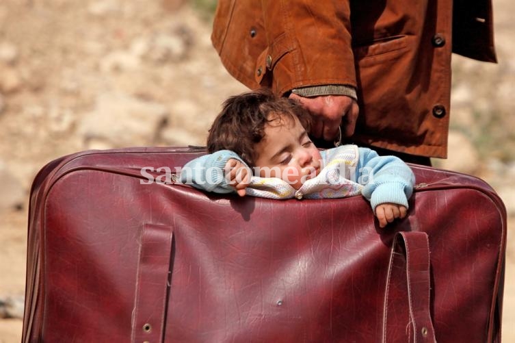 La evacuación de civiles de todas las maneras posibles, una imagen de la guerra siria.