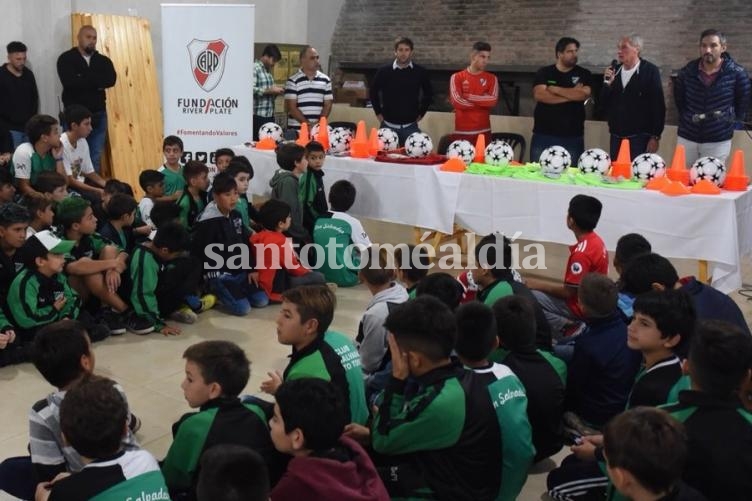 Gran jornada para el club Don Salvador, con la visita de la Fundación River.