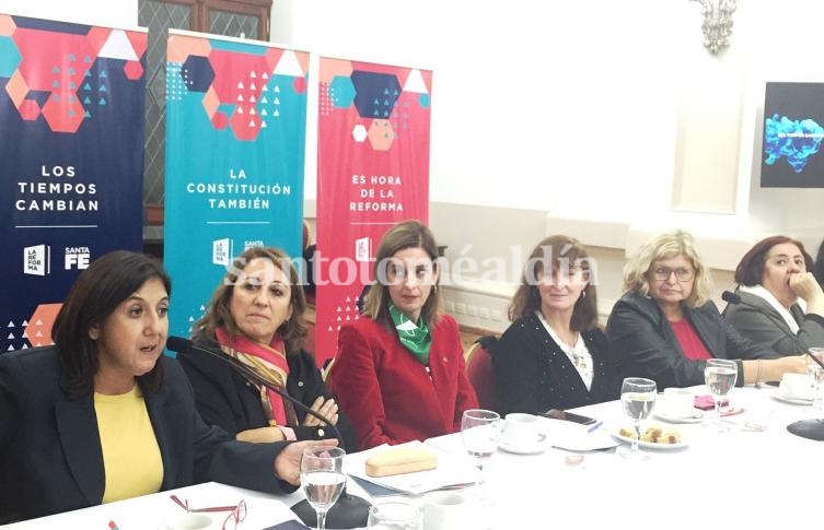 La intendente Qüesta participó del encuentro “Mujeres por la Reforma”.