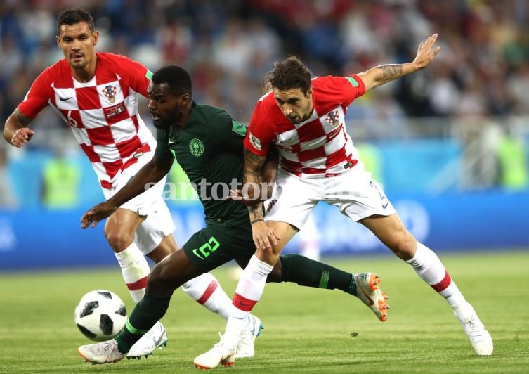 Croacia derrotó 2-0 a Nigeria en el grupo de Argentina.
