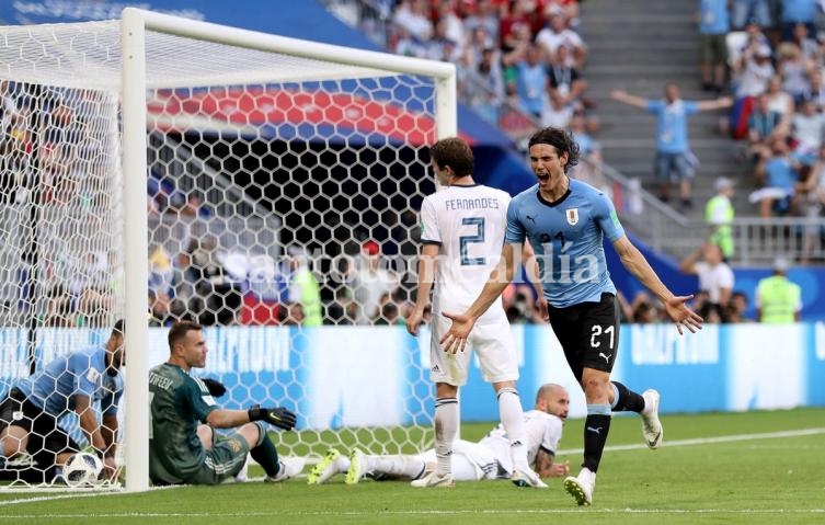 Uruguay derrotó a Rusia y se quedó con el Grupo A