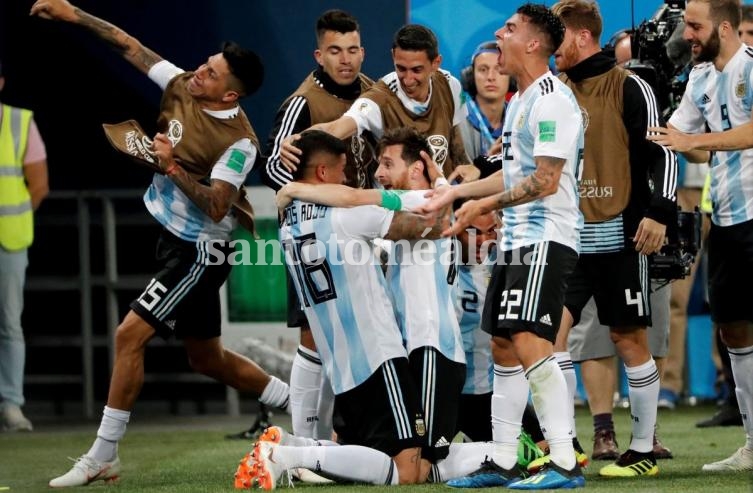 Agónica clasificación de Argentina: 2-1 a Nigeria