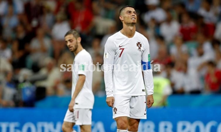 Uruguay venció a Portugal con dos goles de Cavani.