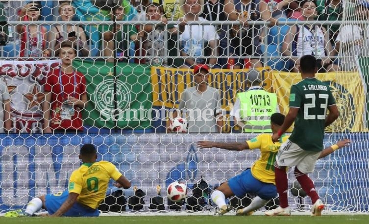 Brasil le ganó a México 2-0 en los octavos de final.