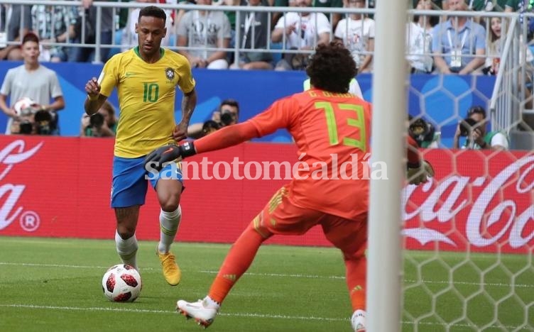 Brasil le ganó a México 2-0 en los octavos de final.