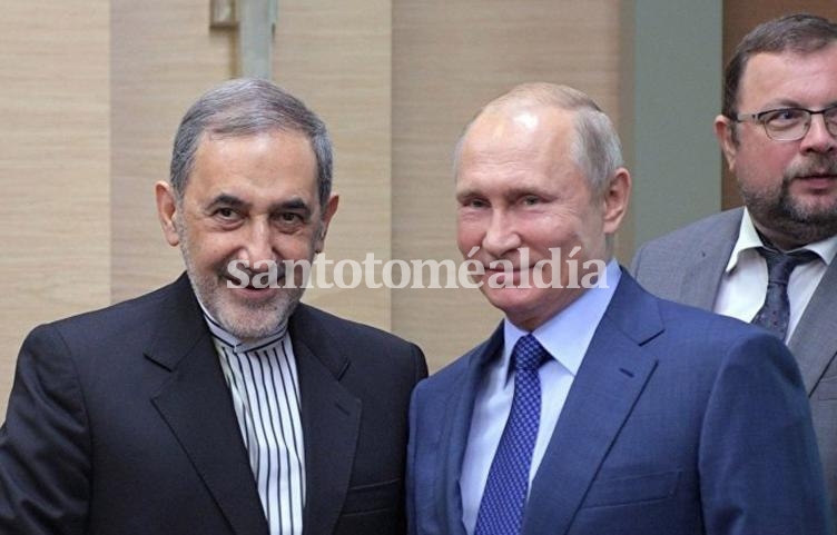 Ali Akbar Velayati se reunió con el presidente ruso.