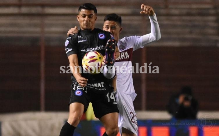 Argentinos le ganó a Lanús y profundizó su crisis