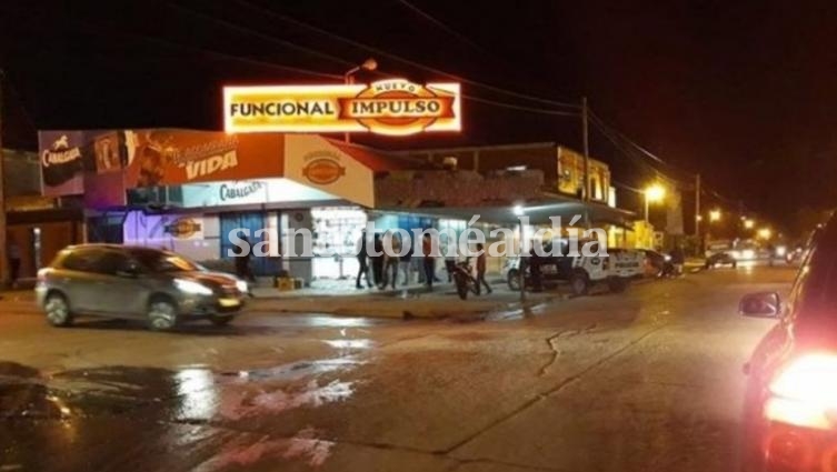 Un grupo de personas intentó saquear un supermercado barrial en la localidad de Sáenz Peña.