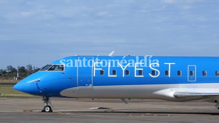 Aeropuerto: el vuelo de Flyest a Buenos AIres saldrá a las 7 de la mañana
