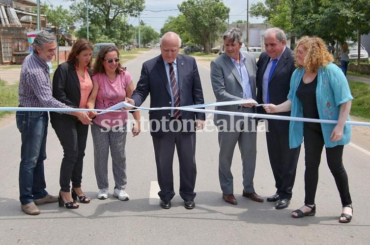 Inauguraron obras de pavimento y mejorado de calles