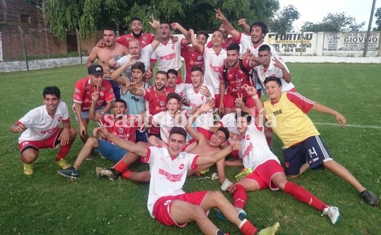El Concejo reconoció al plantel de Independiente campeón de la Liga Santafesina.