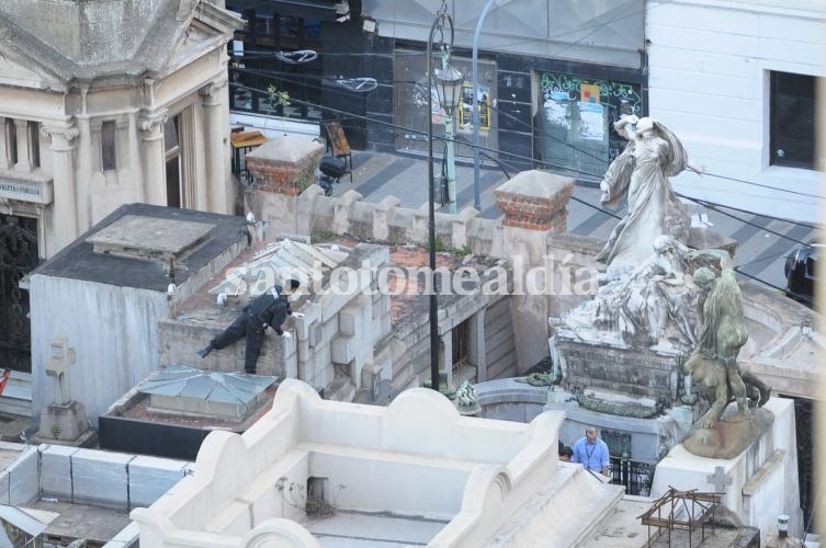 Estalló un explosivo casero en el Cementerio de Recoleta