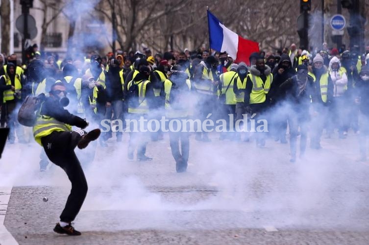 Francia: Cerca de mil detenidos en protesta de 