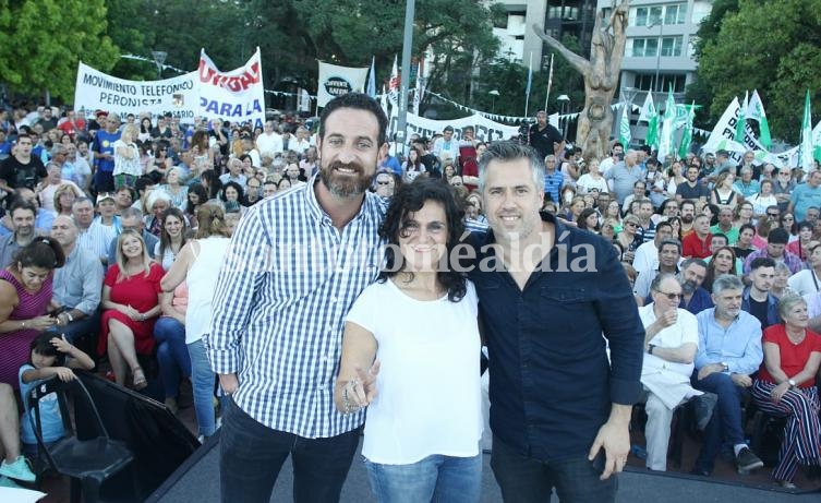 Leandro Busatto, junto a Norma López y Roberto Sukerman. (Foto: Prensa Busatto)