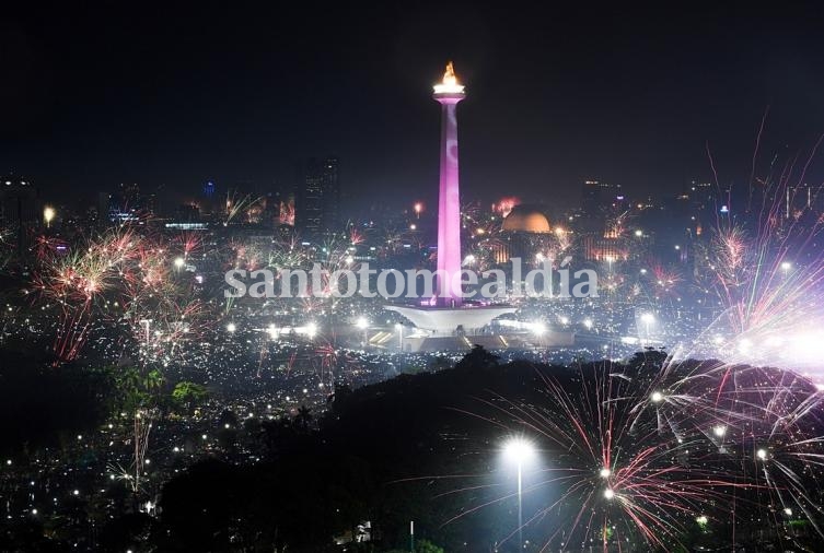 Así celebraron la llegada del nuevo año en Yakarta, Indonesia (Clarín)