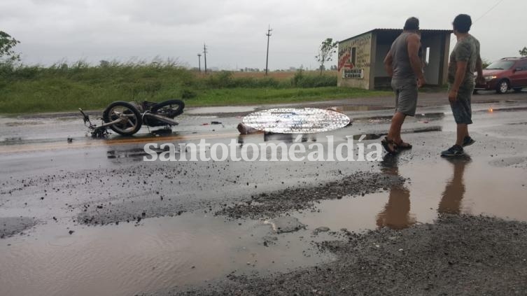El incidente vial ocurrió sobre la Ruta 11 y el saldo fue fatal para los dos motociclistas. (Foto: Emanuel Martínez)