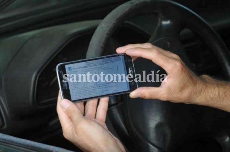 Ya se puede mostrar el seguro del auto desde el celular. (FM Profesional)