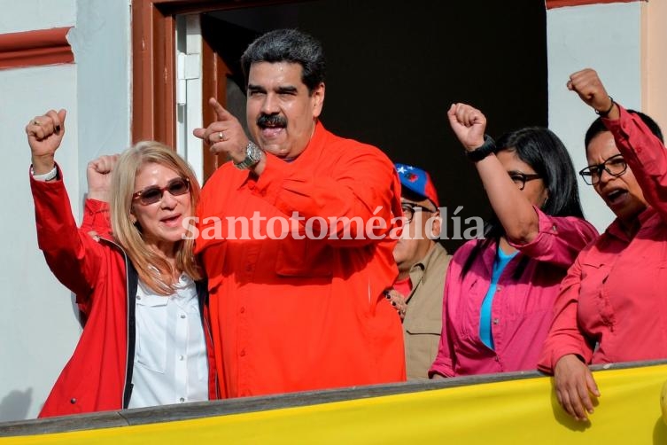 Maduro salió a dar un duro discuros ante sus seguidores en Caracas. Foto AFP
