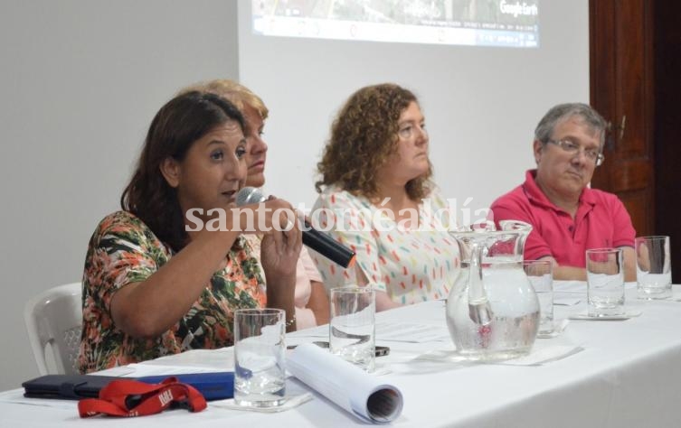Daniela Qüesta encabezó una reunión del Sistema de Protección Civil. (Foto: Municipalidad de Santo Tomé)
